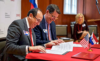 Embassy of Paraguay Ambassador Manuel Cáceres (left) and Ohio Wesleyan University President Rock Jones